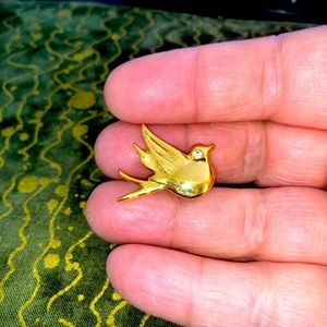 Vintage Gold Tone Dove with Rhinestone Tie Tack